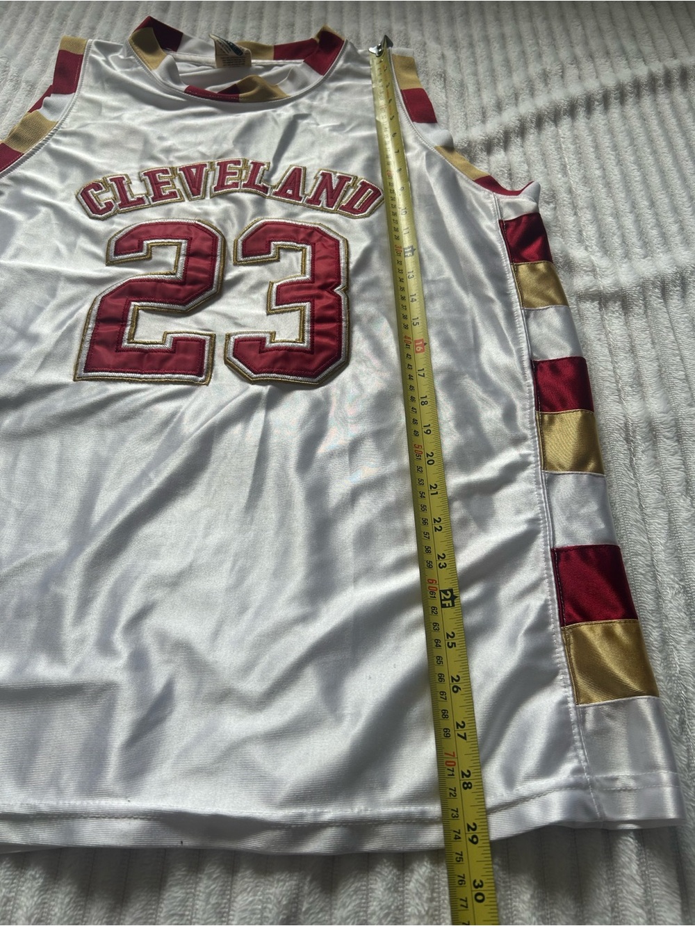 Vintage Cleveland Cavaliers LeBron James “23” Jersey XL White - Picture 4 of 7
